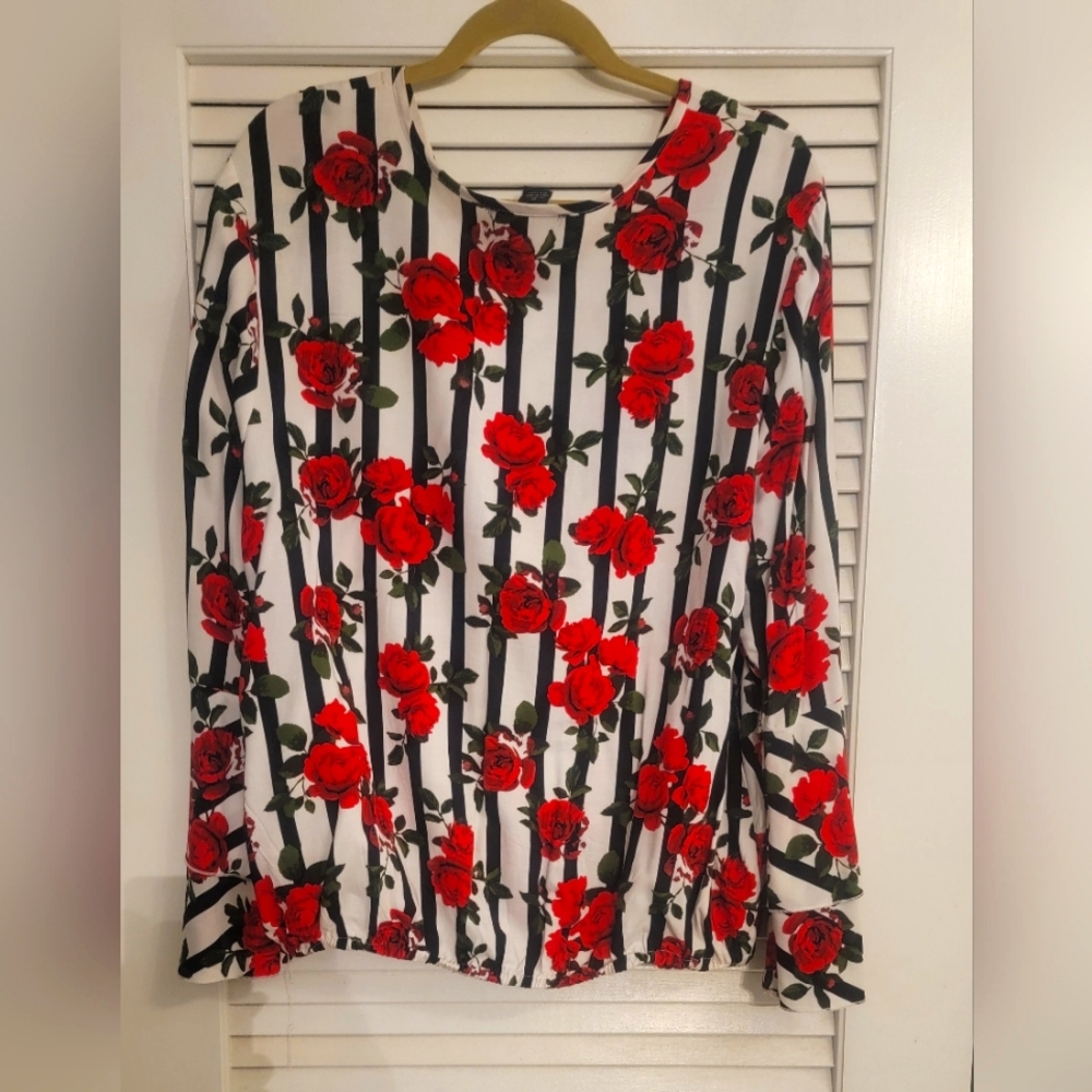 Ladies Top - Picture 4 of 5